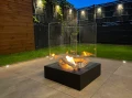 Biokominek-wolnostojacy-Sunset-Garden-czarny-aranzacja-06.webp