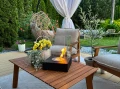 Biokominek-wolnostojacy-garden-mini-z-szybami-czarny-aranzacja-05.webp