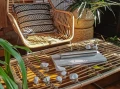 Biokominek-wolnostojacy-stainless-bialy-polysk-aranzacja-02.webp